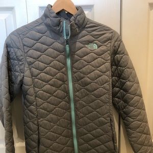 The North face girls thermoball jacket